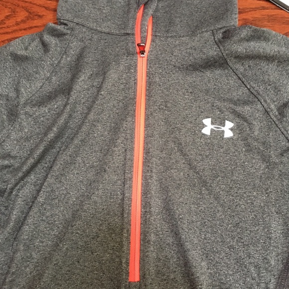 Women’s Under Armour 1/4 Zip LS Shirt (XS) - Picture 2 of 4